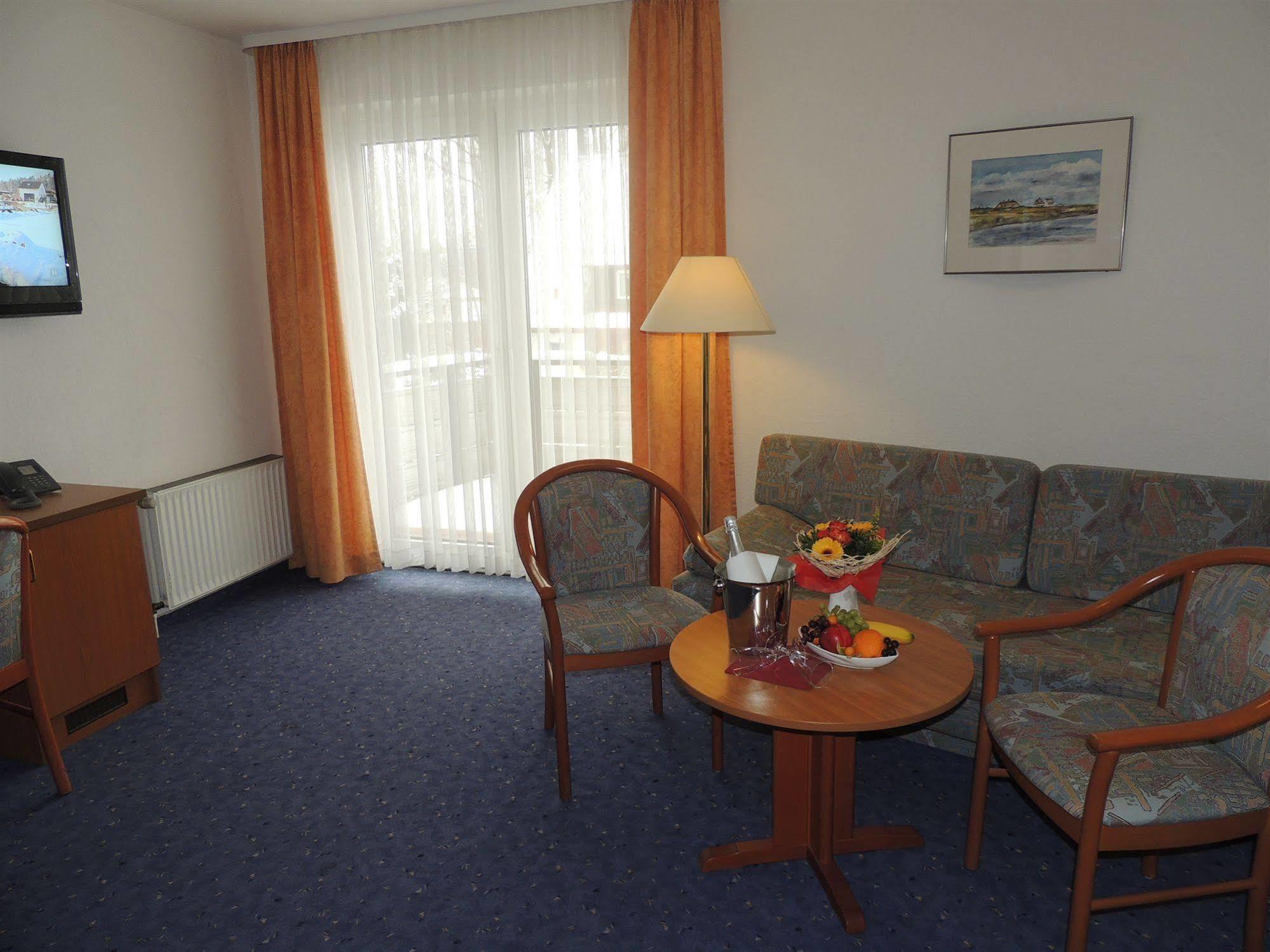 Hotel-Restaurant Zum Roeddenberg Osterode am Harz Kültér fotó